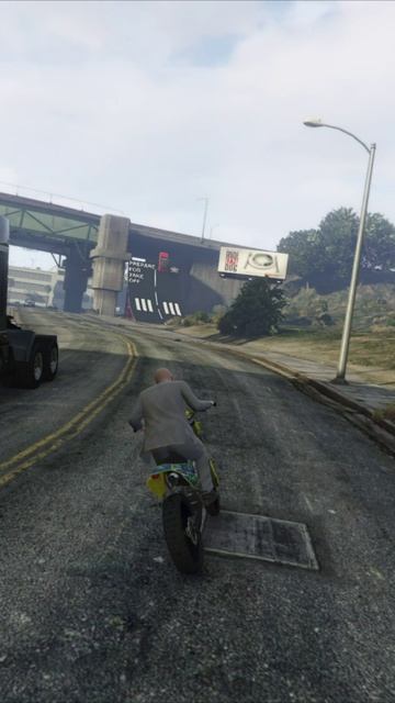 на мотоцикле делаю финты гта5