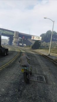 на мотоцикле делаю финты гта5