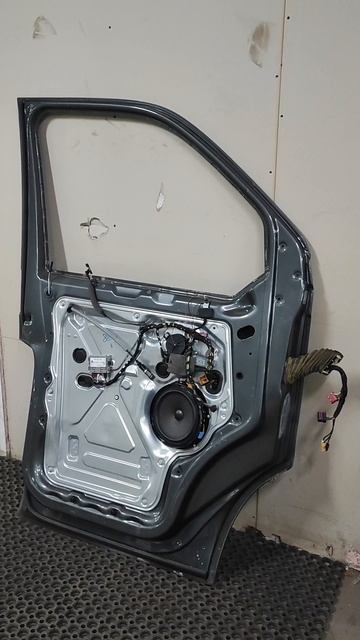 на дверь передняя левая Volkswagen transporter t6