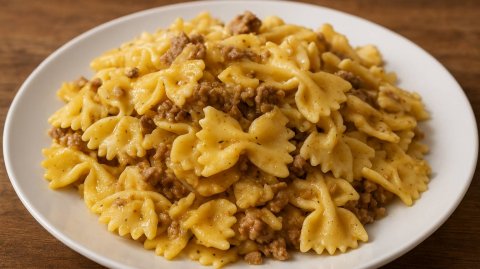 Макароны по-домашнему с тушёнкой — просто, быстро и очень вкусно!