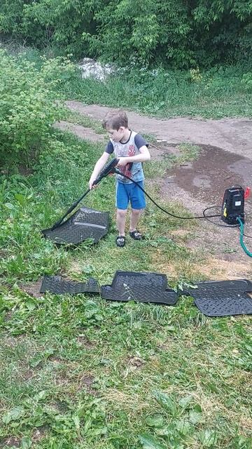 помогаю мыть машину #першинплатон