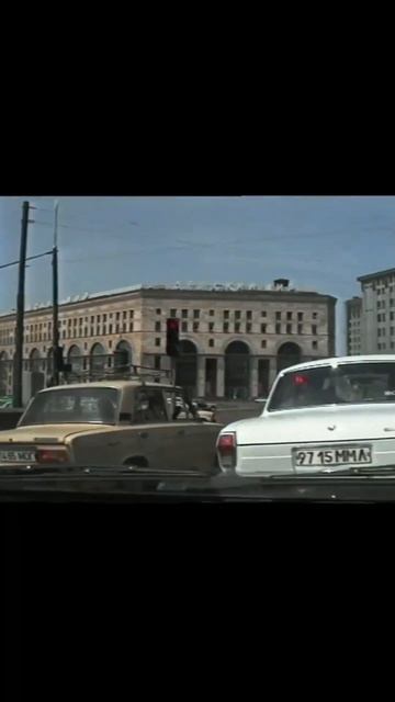 Мужчина случайно нашёл старую кассету на рынке и оцифровал её