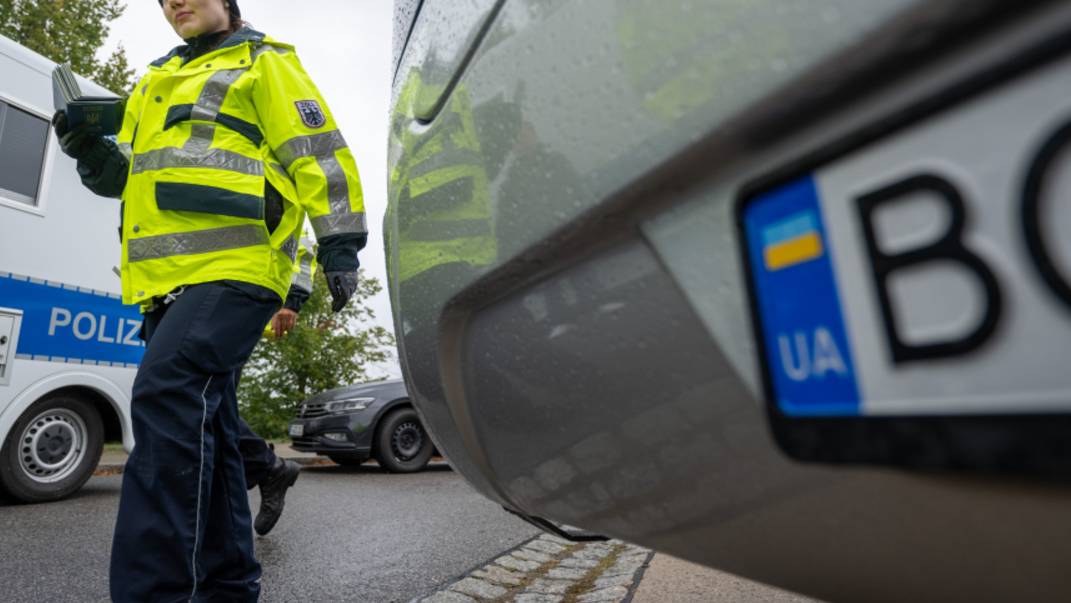 Украинцы бегут из страны: после принятия нового закона границу пересекли 100 тысяч мужчин