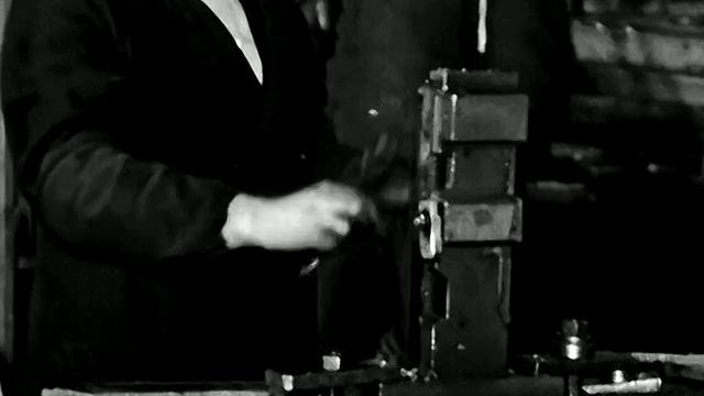 1968 год. Тюмень. Станочники на заводе