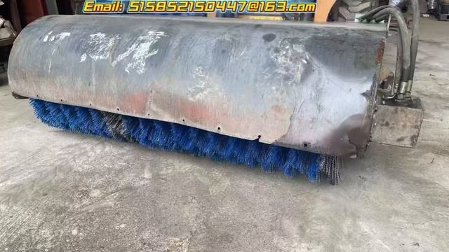 Продажа бывших в употреблении асфальтоукладчиков, дорожных катков, погрузчиков и фрезерных машин.