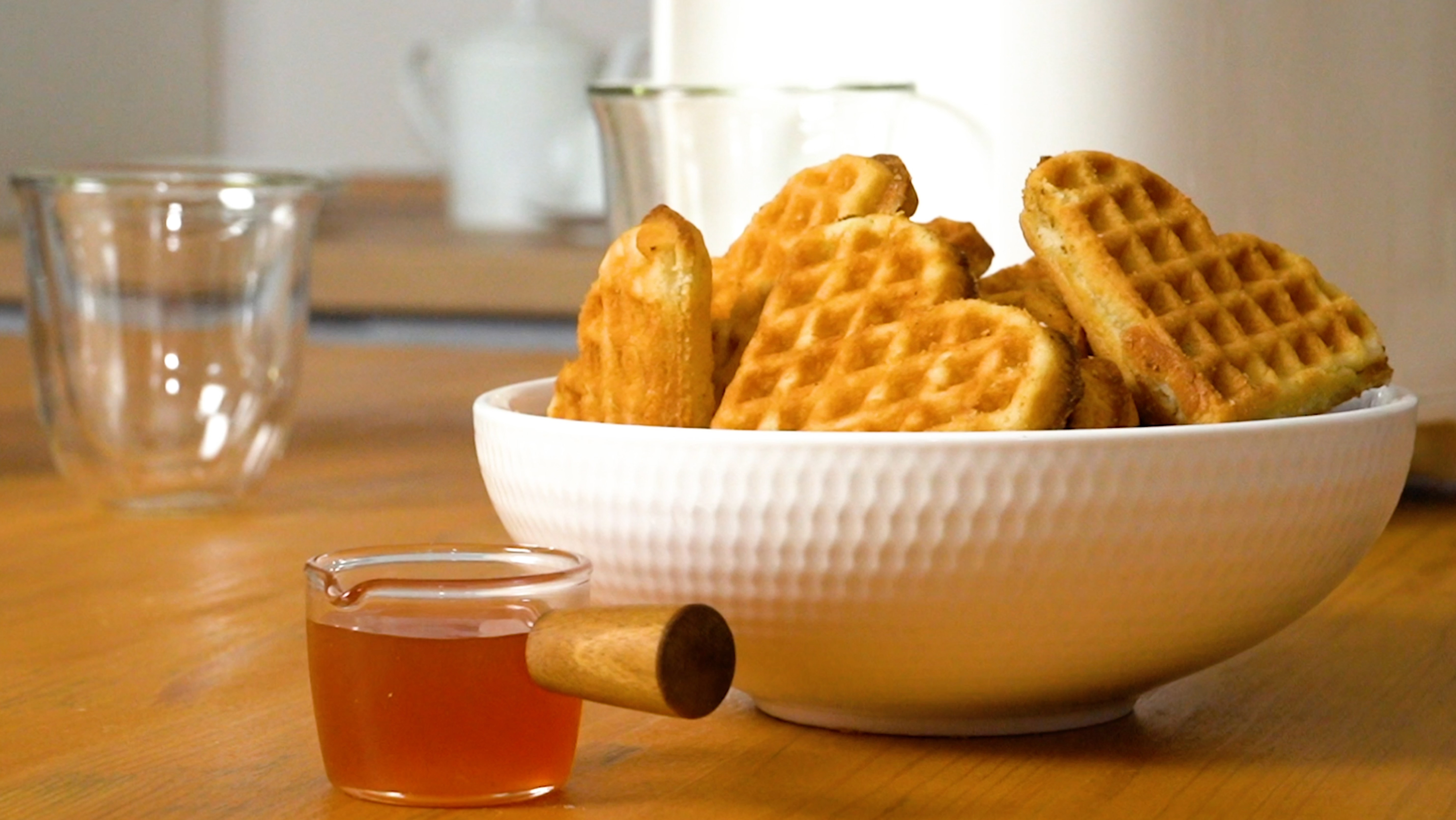 Термопот HTP-5T01 (advertising for @harper)