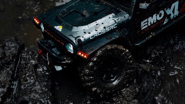 Осенний трофи 6x6 заезд на радиоуправляемом Crossrc EMO XL2