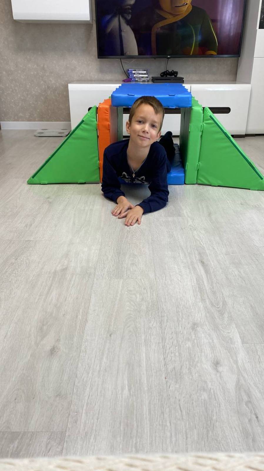 Строим «Выгляни в окошко» из конструктора Маграник