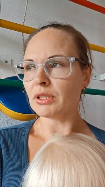 🟡В 4 МЕСЯЦА НЕ УМЕЕТ ПЕРЕВОРАЧИВАТЬСЯ, НО НАЧАЛ ПОЛЗАТЬ. ЭТО НОРМАЛЬНО?