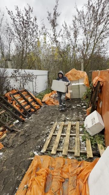 Двойная работа! Прежде чем построить, нужно перетаскать.