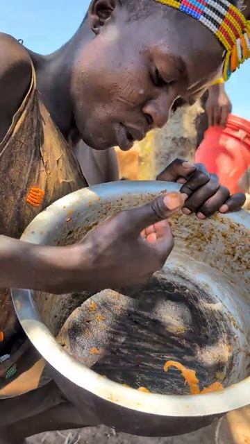 Вся еда в племени съедается вся ни крошки не оставят вычестят кастрюлю до блеска