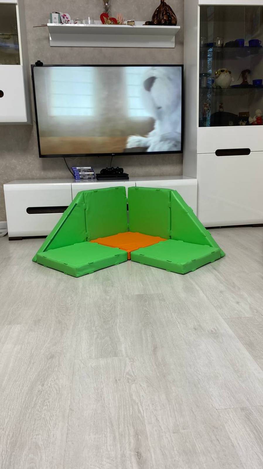 Строим Диванчик угловой из конструктора Маграник