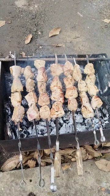 2 ноября. Уборка листвы на даче.