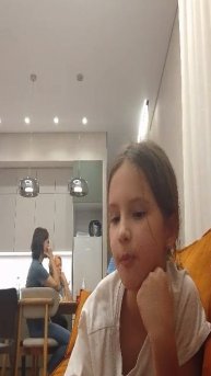 мы смотрели видосики В тик токе Дарина съела все свои мармеладки