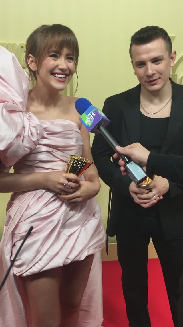 Асия и NЮ на церемонии вручения национальной музыкальной премии «Золотой Граммофон»