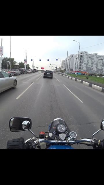 Катаюсь на мотоцикле урал, всё затекло, сидеть не удобно. Любуюсь красотой города Омск
