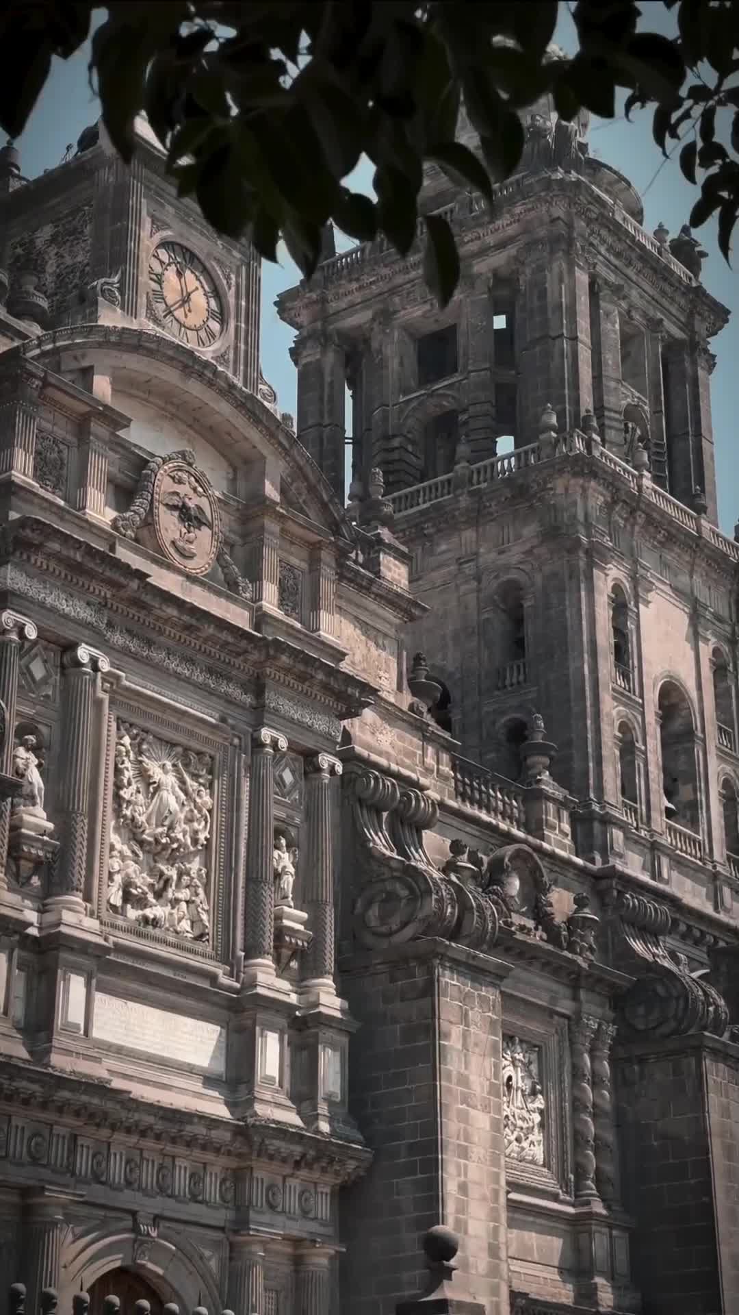 Роскошные интерьеры Кафедрального собора в Мехико, XVI-XVIII века