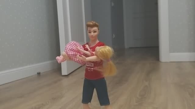 ЗАСНУЛА В МАШИНЕ?😨теперь надо её тащить