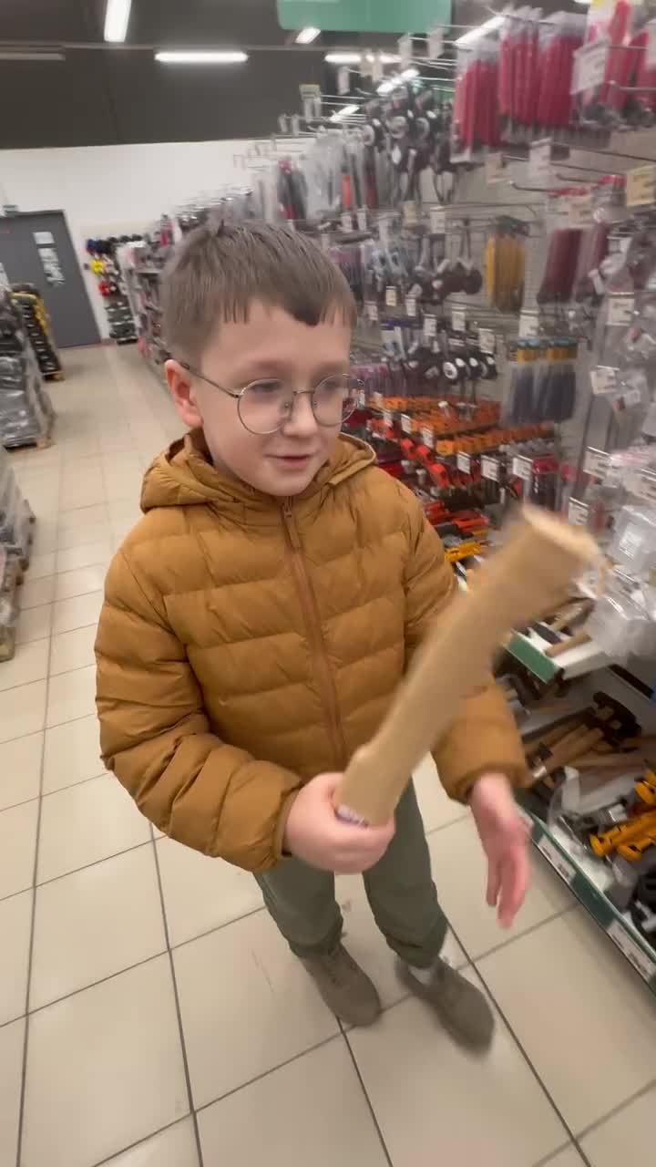 Нашел хороший топор. 99 ночей в лесу в реальной жизни!!