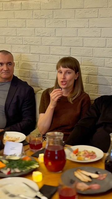 Идея для гендер пати с голосом малыша в кругу близких и родных. Как рассказать о беременности