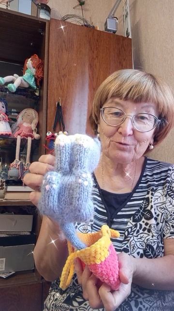 Котёнок в корзинке,вязаные игрушки