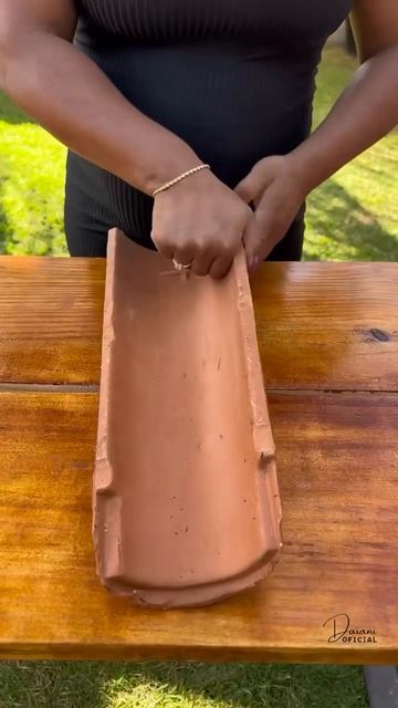 Нежнейшее «кашпо» для цветов из шины.