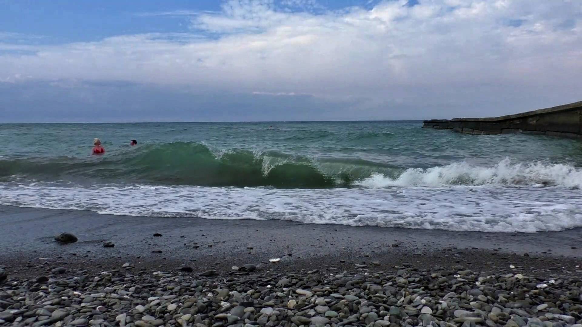 Опасное купание в шторм. Чёрное море. Адлер. Сочи.