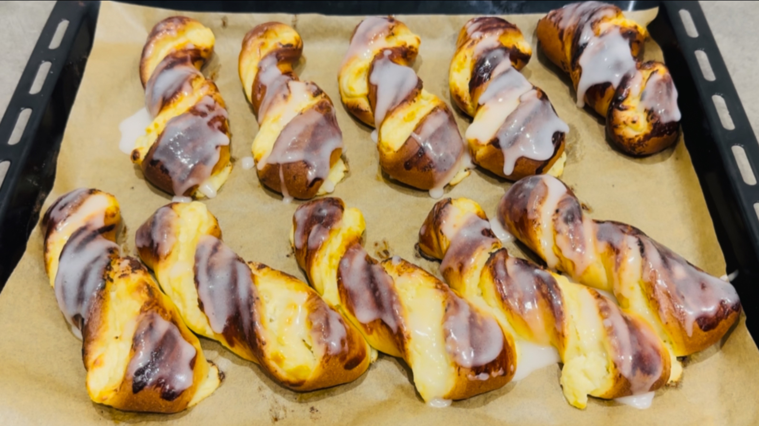 Булочки с творогом в духовке / Готовлю дрожжевые булочки с творогом и сахарной глазурью - пышные