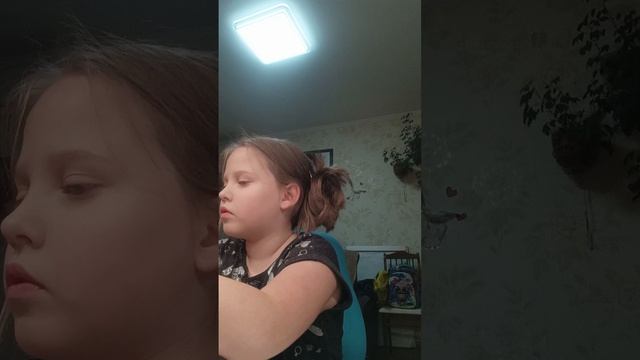 плюс очень много косметики