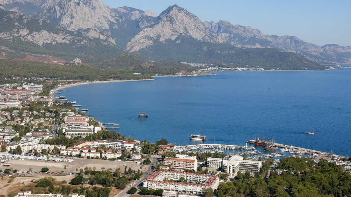 Россиянка пропала в Турции, оставив в отеле своего 12-летнего сына