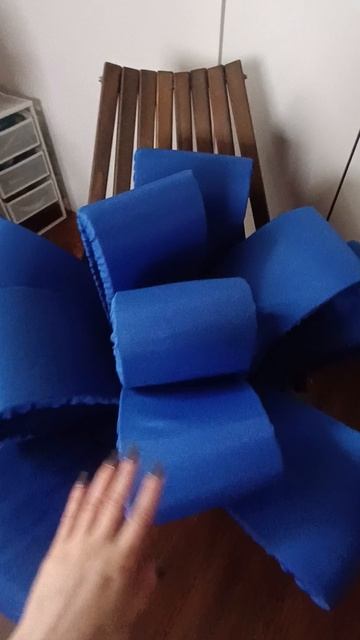 Синий подарочный бант на машину из непромокаемой ткани