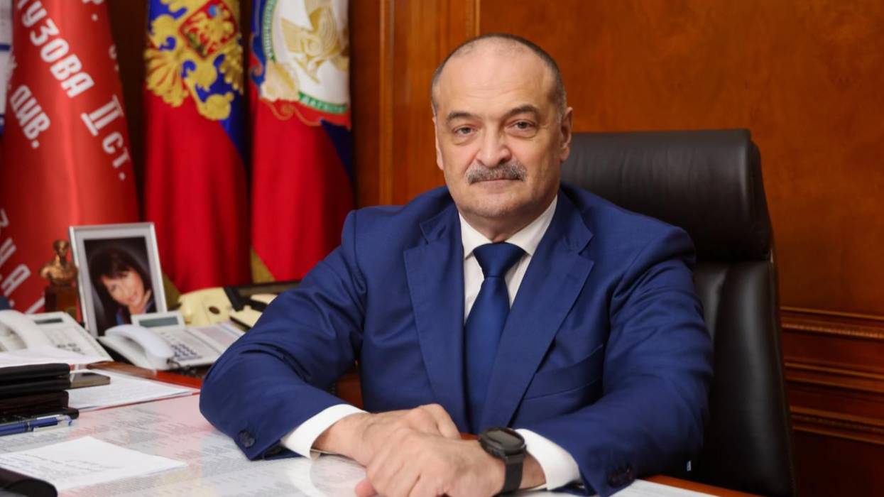 Сергей Меликов поздравил дагестанцев с Днём народного единства