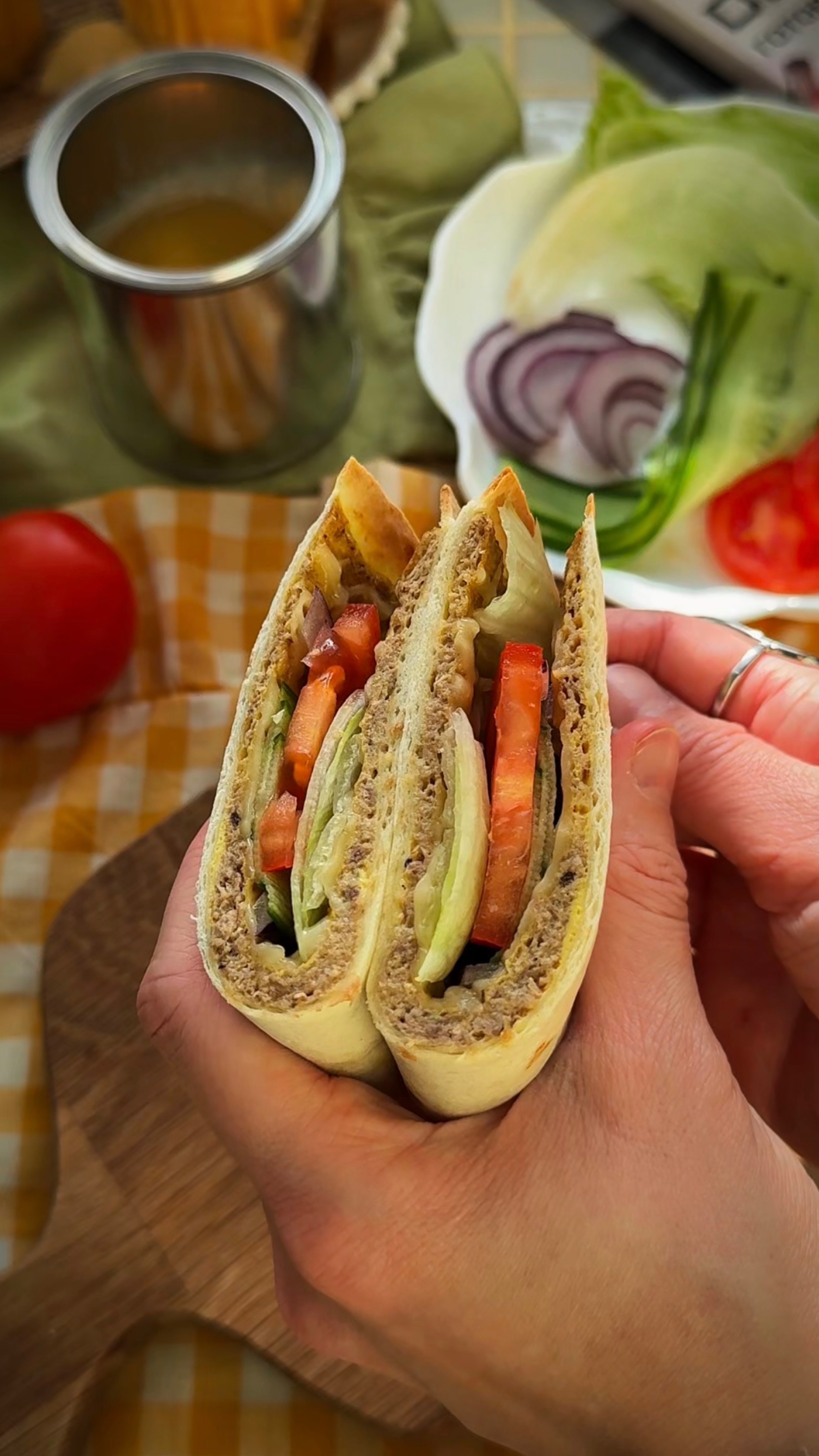 Что я готовлю на завтрак, когда мне лень ☺️Хрустящая тортилья с тунцом и сыром🤤🌮