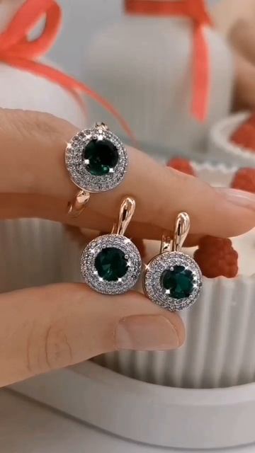 Заказ в Ватсапп +79103345453.Бижутери.я люкс.Комплект украшений из мед. сплава. Цена-1290р.#серьги