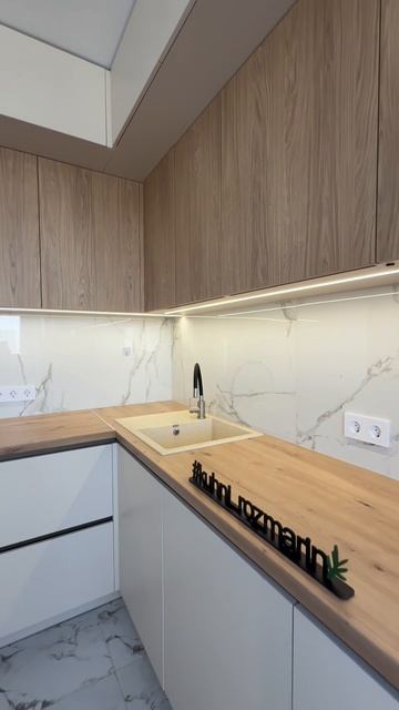 Кухня Egger Дуб Каселла + Egger Карат бежевый