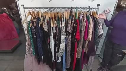 Лот 1228 Праздничные платья Англия Крем 1320₽_кг 20,5 кг 60 ед