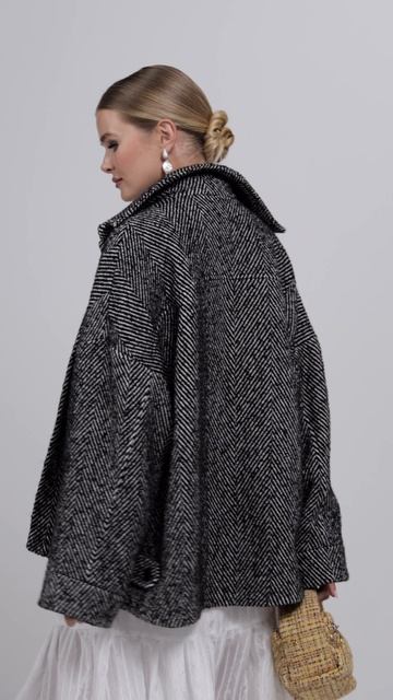 Платье белое с бантом и полупальто