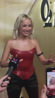 Клава Кока на церемонии вручения национальной музыкальной премии «Золотой Граммофон»