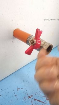 Опытный сантехник дал совет! Как правильно установить шаровой кран. #shorts #diy