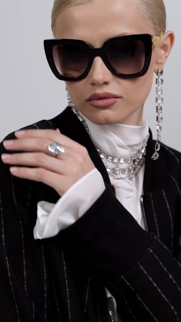 Костюм брючный в полоску с кружевом + блуза