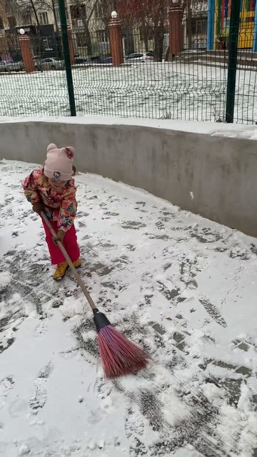 Уборщик на пол ставки 🤣