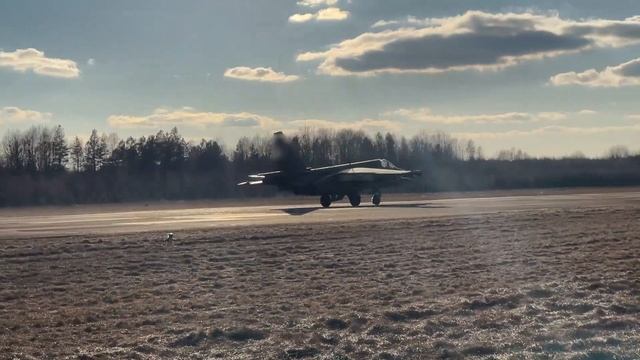 СВО День 18: 💥 Экипажи штурмовой авиации ВКС России уничтожили склад боеприпасов ВСУ.