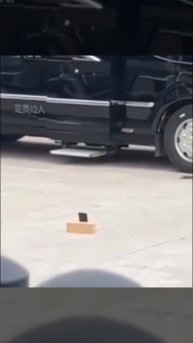 Выпендрёж дорогое искусство 😂