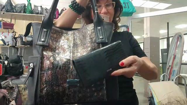 Новое поступление сумок. Гобелен великолепный. Три модели сумок для вас. Подарок кошелек.