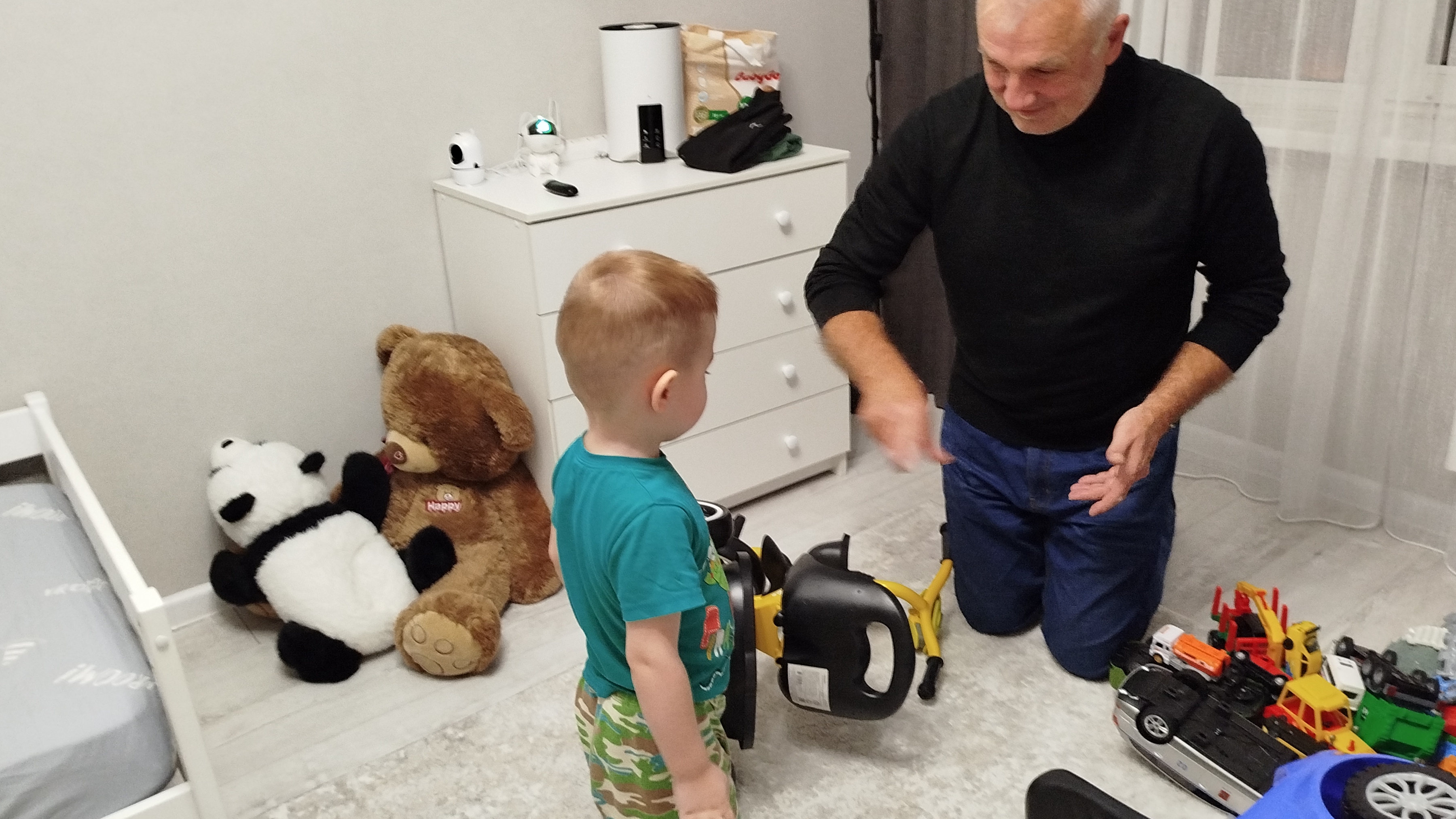 Приехали в гости к внуку Константину!