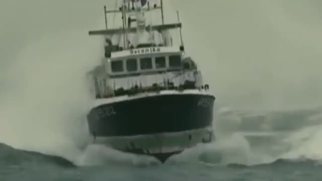 В МОРЕ ХОДЯТ ПАРОХОДЫ... 🛳️ - НЕ НОВАЯ, НО КРАСИВАЯ ПЕСНЯ В ИСП. БАНД ОДЕССА 🛳️ ВИДЕО СТИХИЯ ⚓