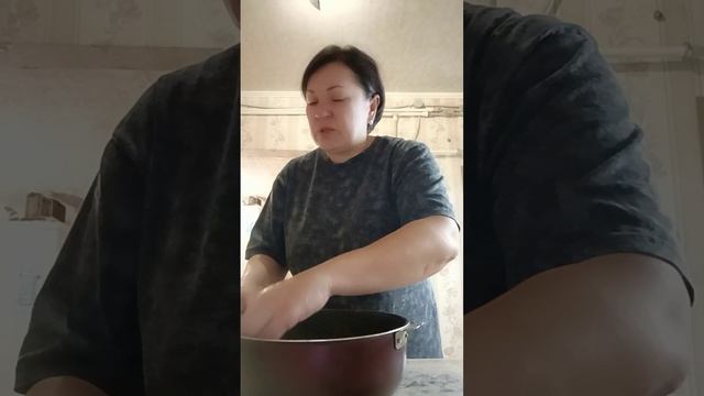 Поставила тесто на расстойку 🍞