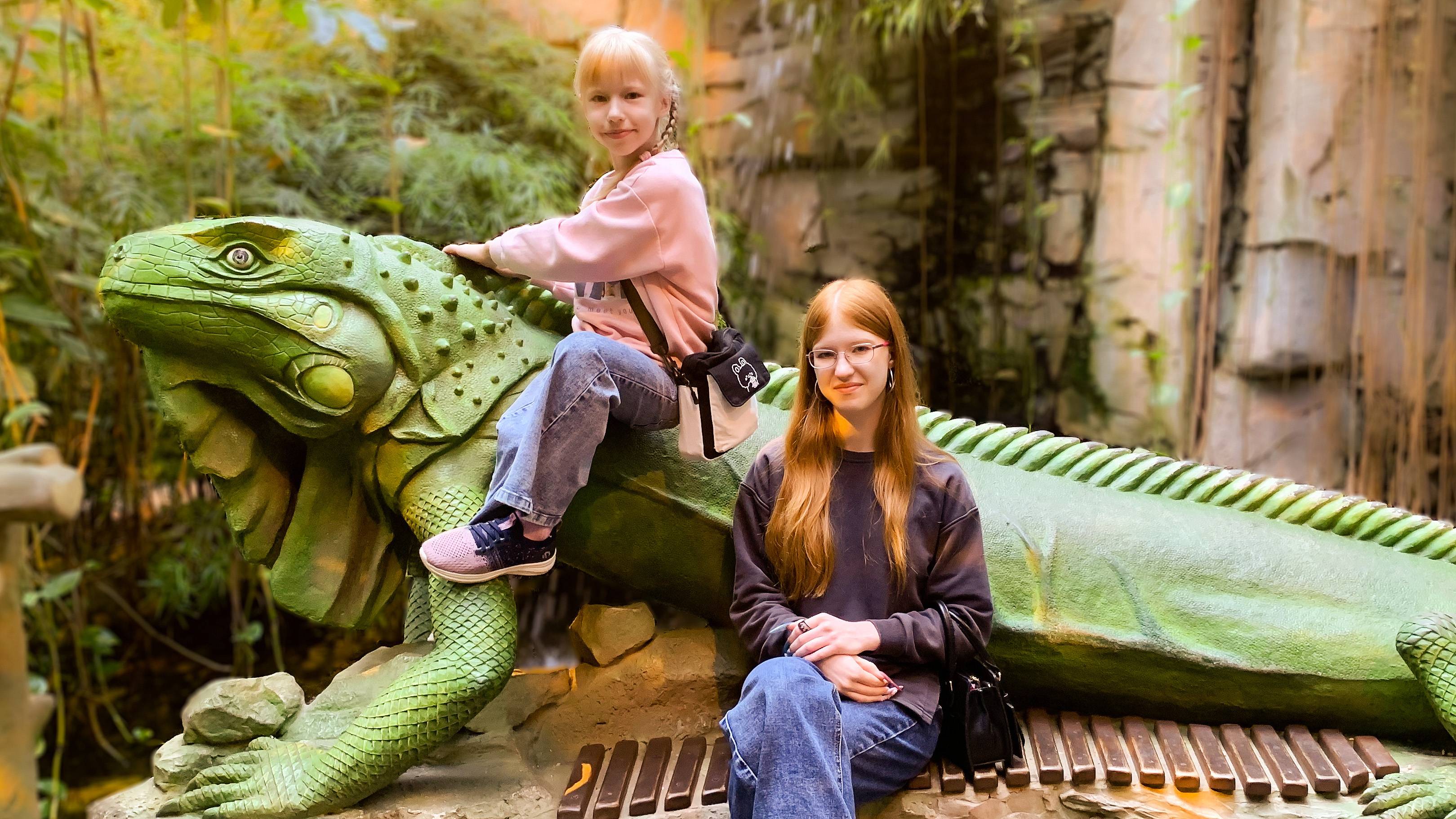 Большой ВЛОГ из ЗООПАРКА / Настя и Вика / 2025