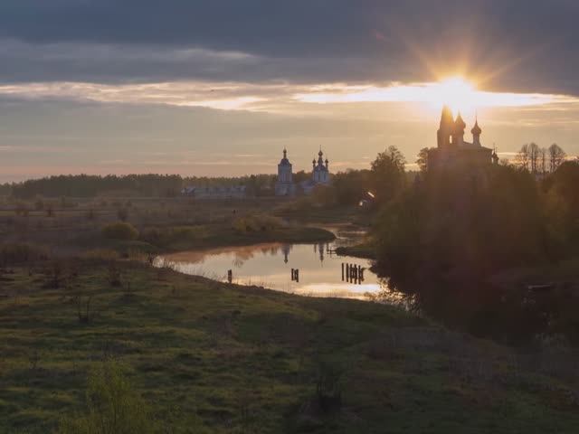 "ОДИНОКИЙ ГОРОД"... (Фото Станислава САБЛИНА (Гатчина), музыка Фредди ХАББАРДА (США))