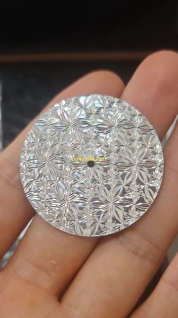 Гилоше-циферблаты с цветочными узорами